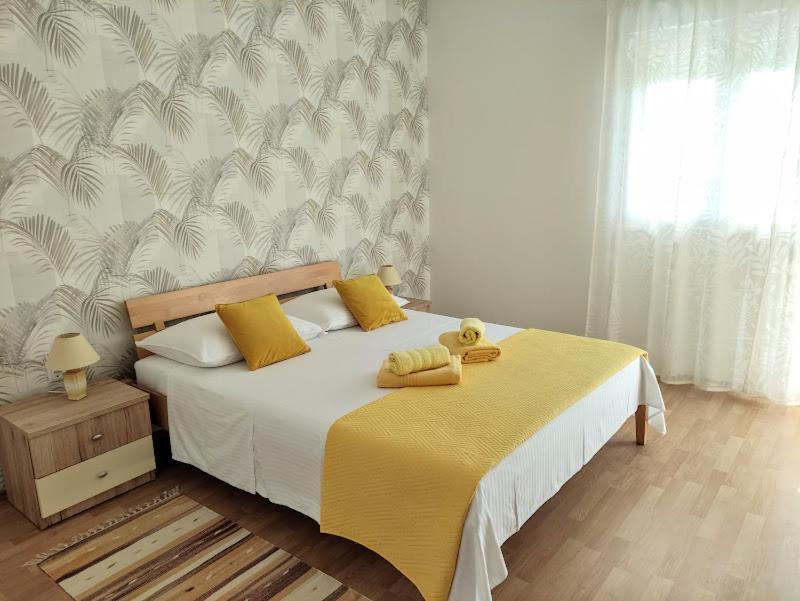 Apartmani Mila A1 & A2 & 3 Trogir Exterior photo